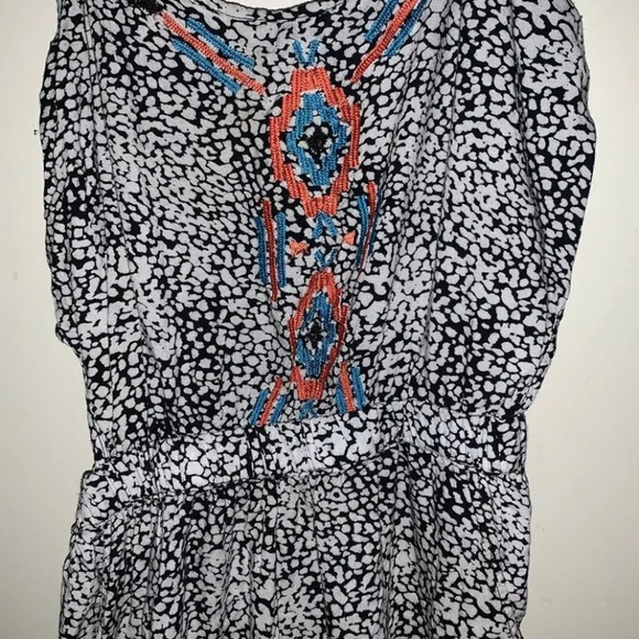 CUT OUT ROMPER WITH TRIBAL DETAIL - Picture 3 of 3
